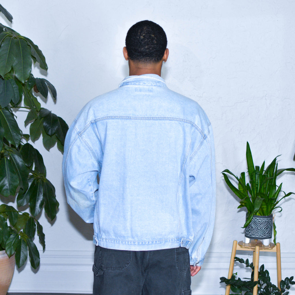 Veste en jean délavé style années 90
