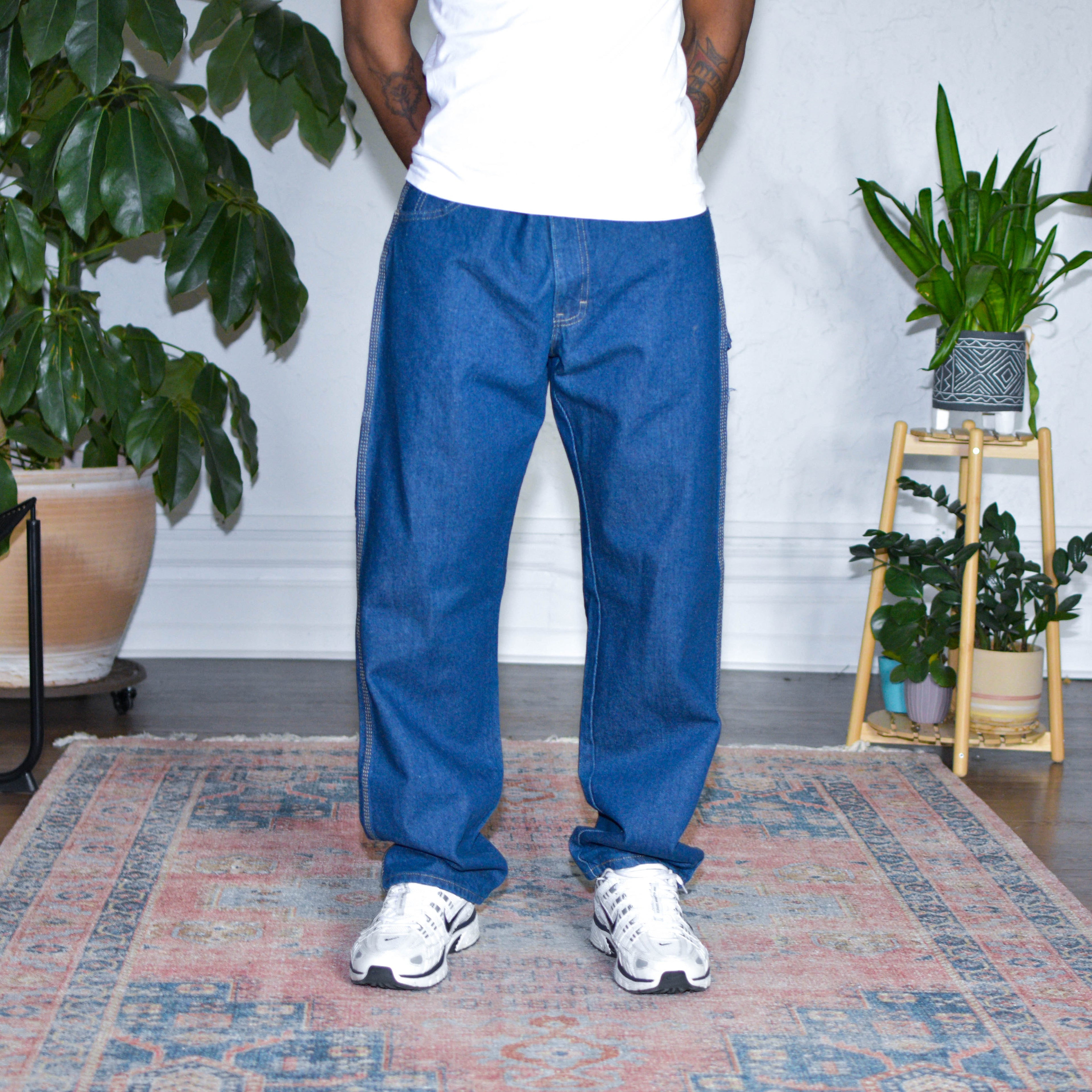 Jean en denim délavé foncé, style vintage