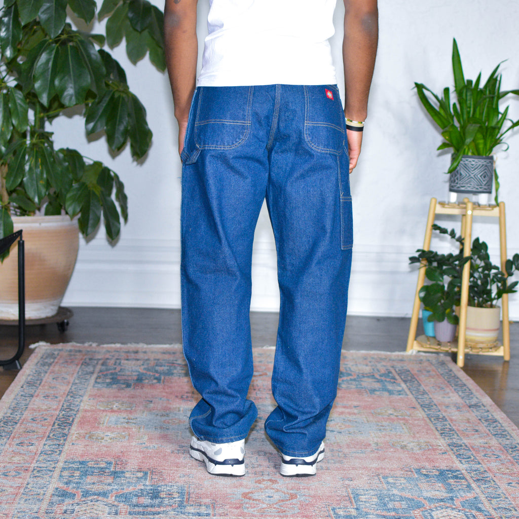 Jean en denim délavé foncé, style vintage