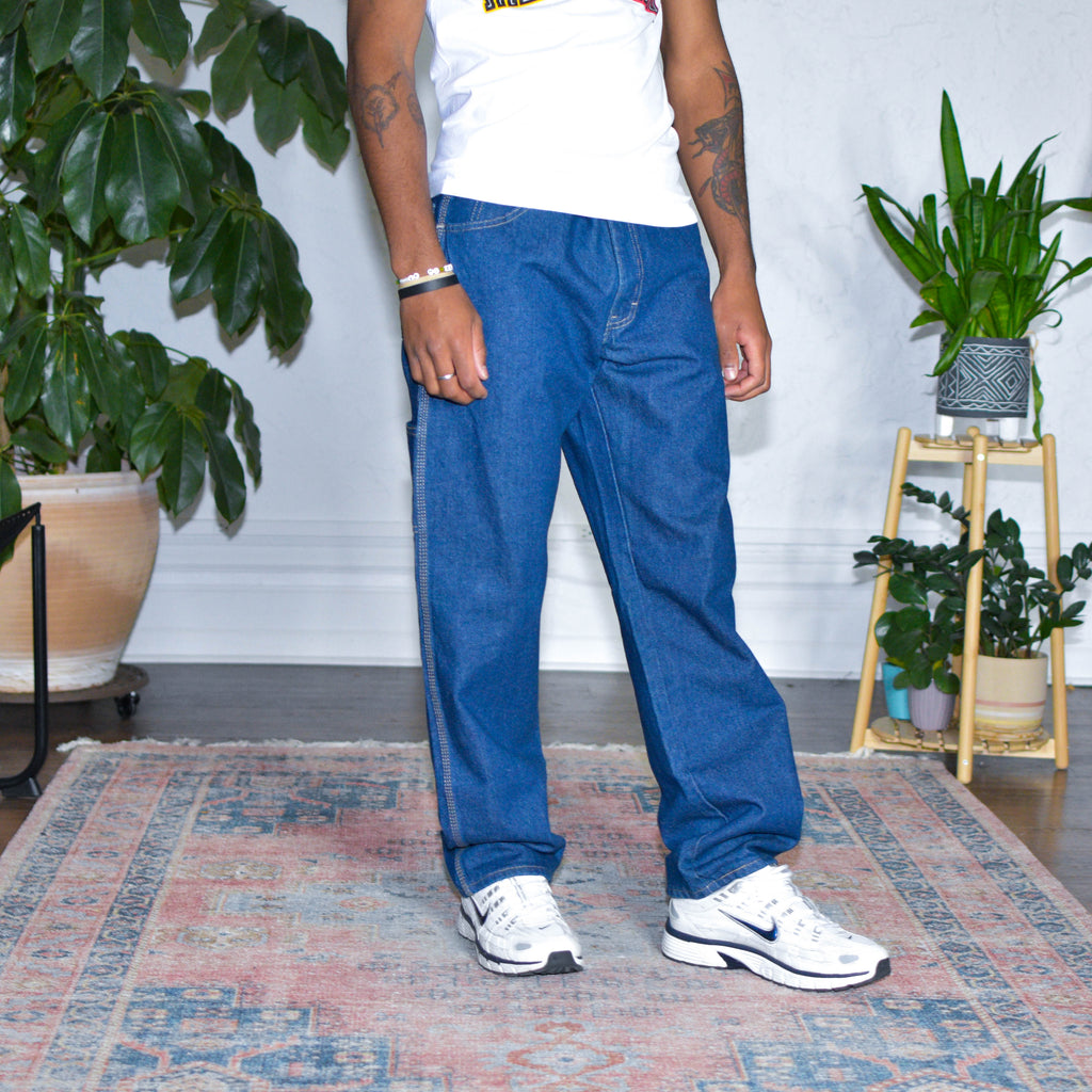 Jean en denim délavé foncé, style vintage